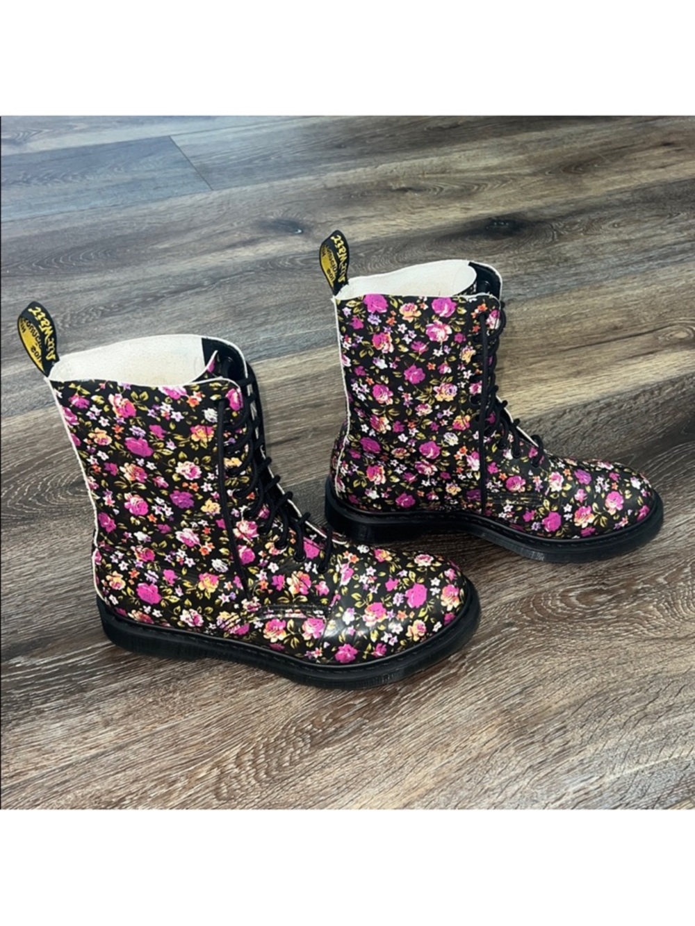 Dr. Martens Womens Simone Floral Leather Lace Up Combat Ankle Boots Rare Sz 10 - Picture 6 of 12